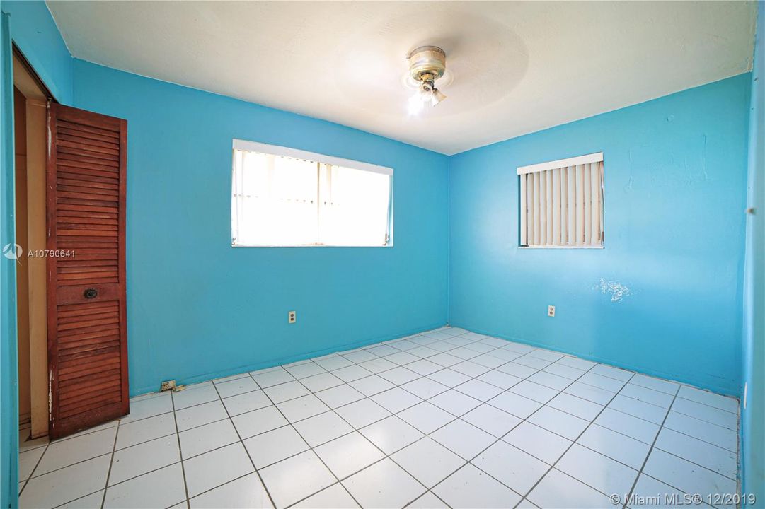 Recently Sold: $229,990 (3 beds, 1 baths, 1012 Square Feet)
