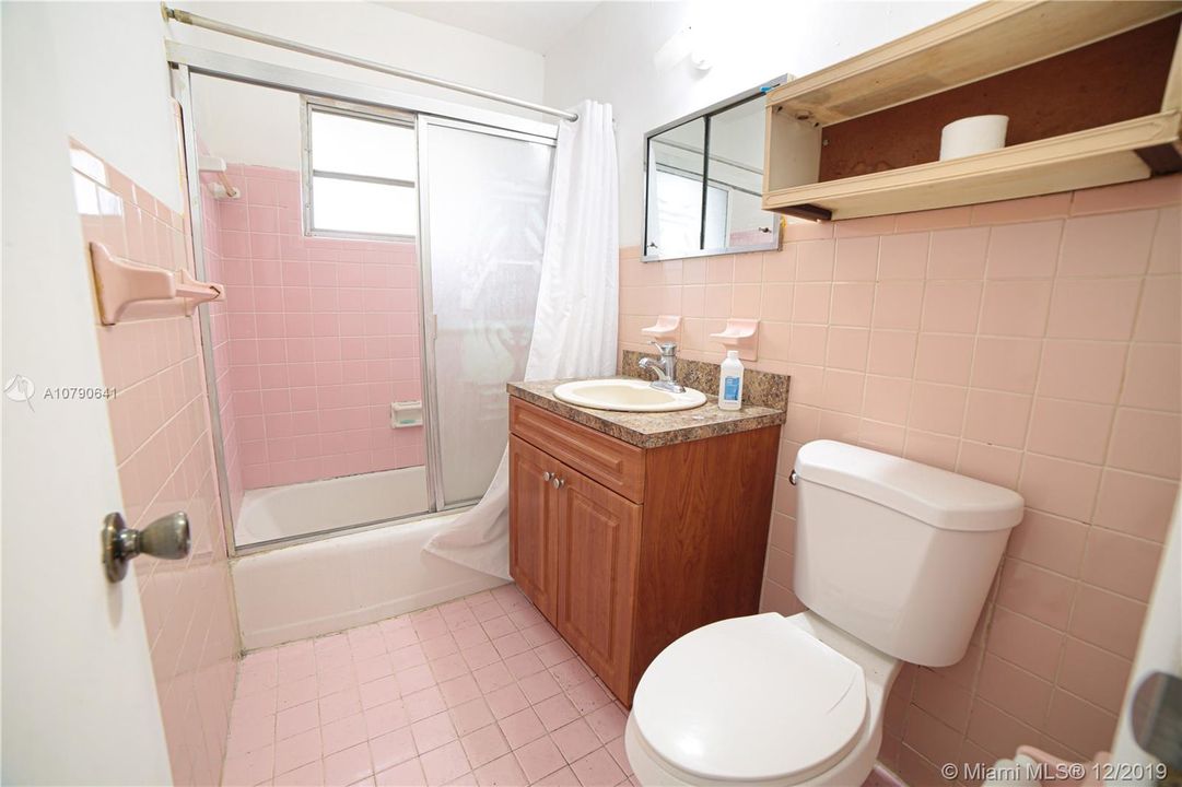 Recently Sold: $229,990 (3 beds, 1 baths, 1012 Square Feet)