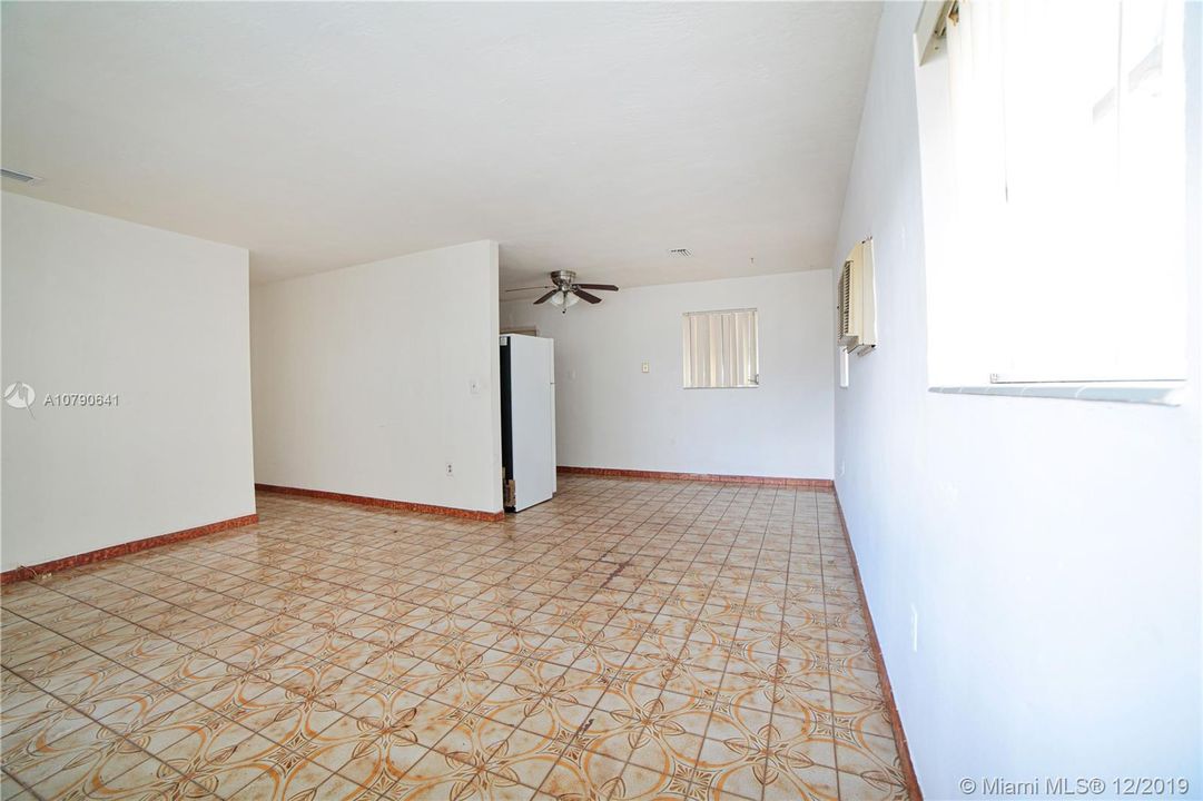 Recently Sold: $229,990 (3 beds, 1 baths, 1012 Square Feet)
