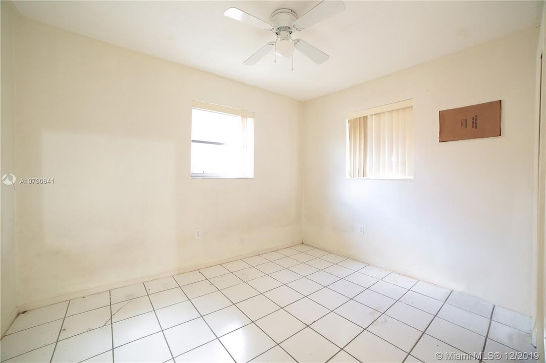 Recently Sold: $229,990 (3 beds, 1 baths, 1012 Square Feet)