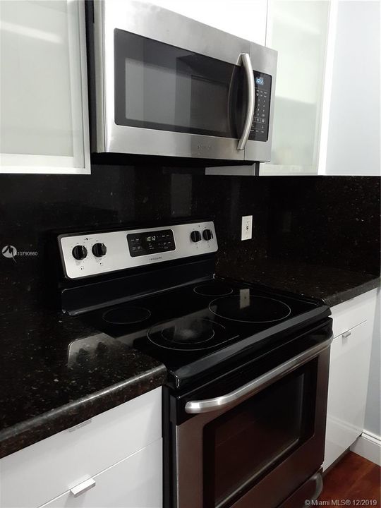 Vendido Recientemente: $115,000 (2 camas, 2 baños, 967 Pies cuadrados)