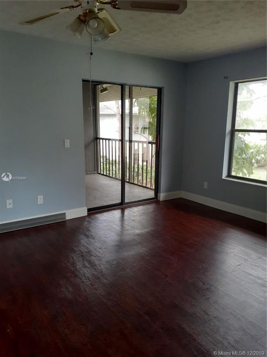 Recently Sold: $115,000 (2 beds, 2 baths, 967 Square Feet)