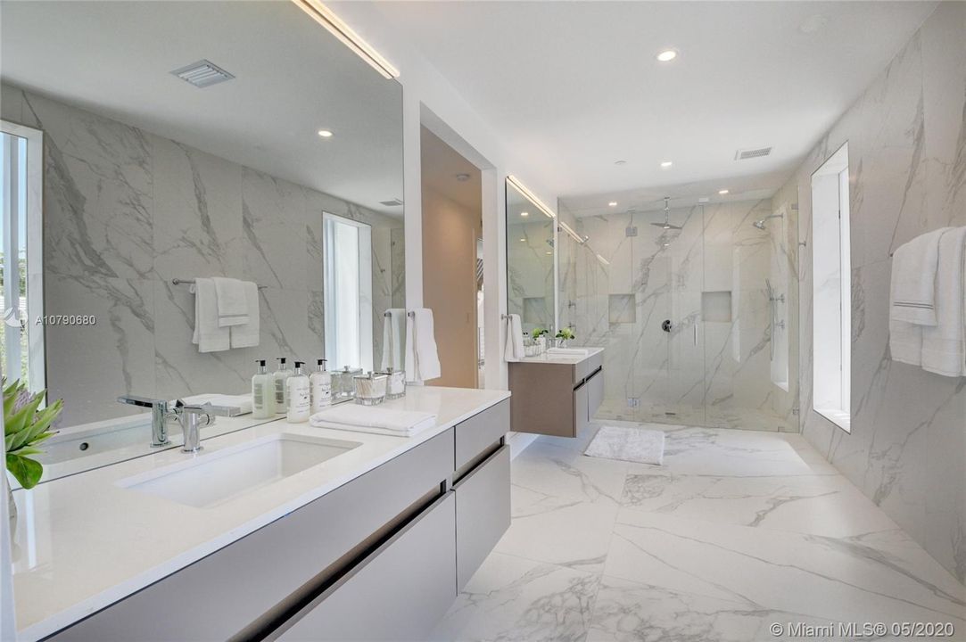 Recently Sold: $1,995,000 (4 beds, 4 baths, 4005 Square Feet)