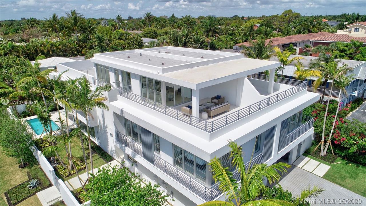 Recently Sold: $1,995,000 (4 beds, 4 baths, 4005 Square Feet)