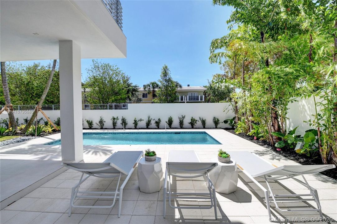 Recently Sold: $1,995,000 (4 beds, 4 baths, 4005 Square Feet)