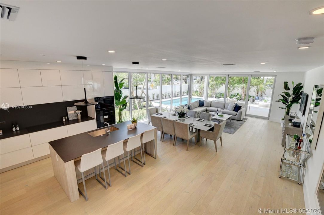 Recently Sold: $1,995,000 (4 beds, 4 baths, 4005 Square Feet)