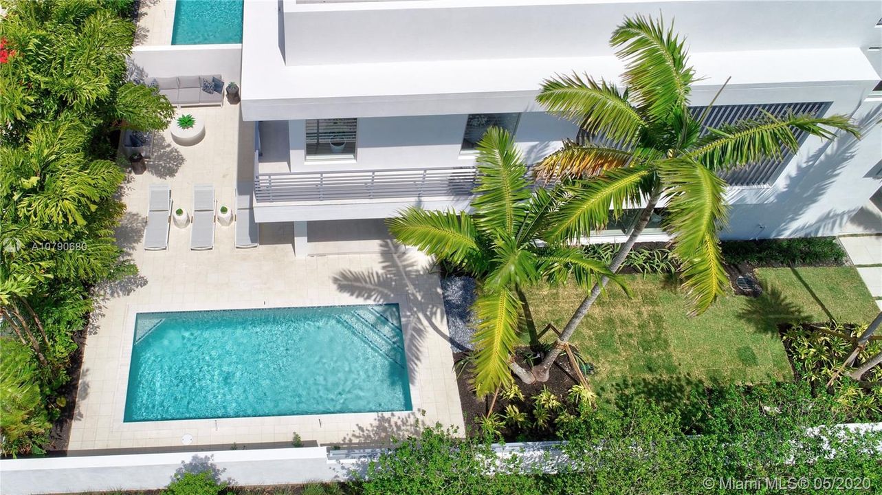 Recently Sold: $1,995,000 (4 beds, 4 baths, 4005 Square Feet)