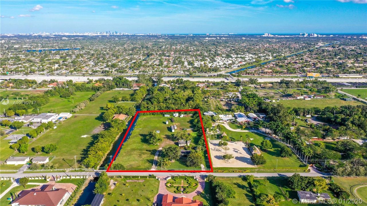 Vendido Recientemente: $1,750,000 (3 camas, 1 baños, 5779 Pies cuadrados)