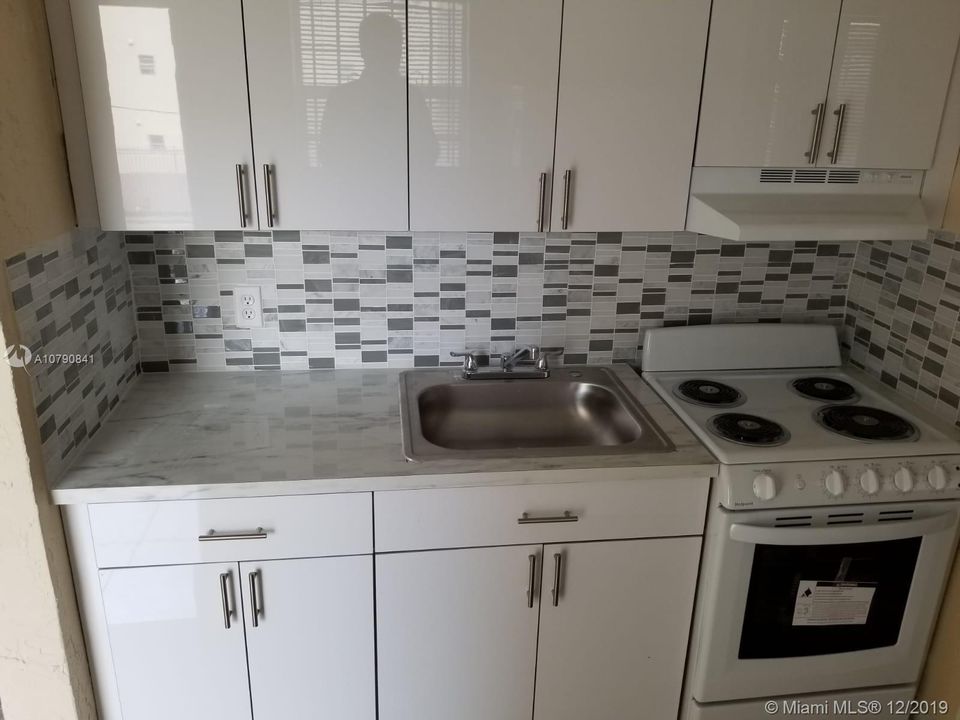 Recently Rented: $1,050 (1 beds, 1 baths, 435 Square Feet)