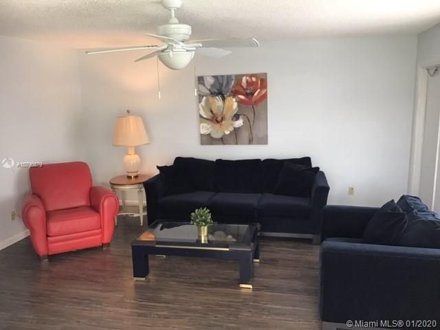 Recently Sold: $112,000 (2 beds, 2 baths, 992 Square Feet)