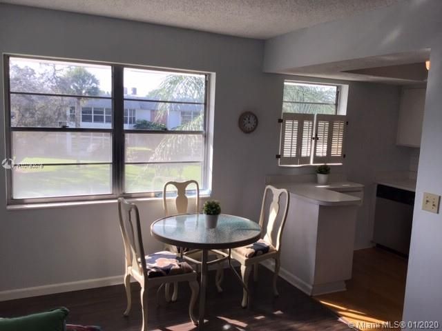 Recently Sold: $112,000 (2 beds, 2 baths, 992 Square Feet)