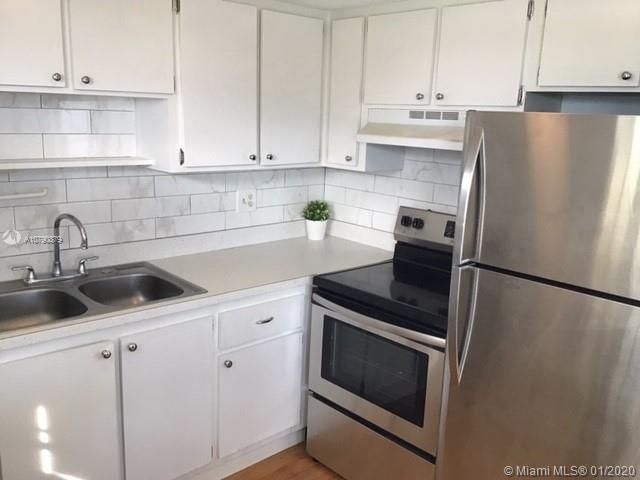 Recently Sold: $112,000 (2 beds, 2 baths, 992 Square Feet)