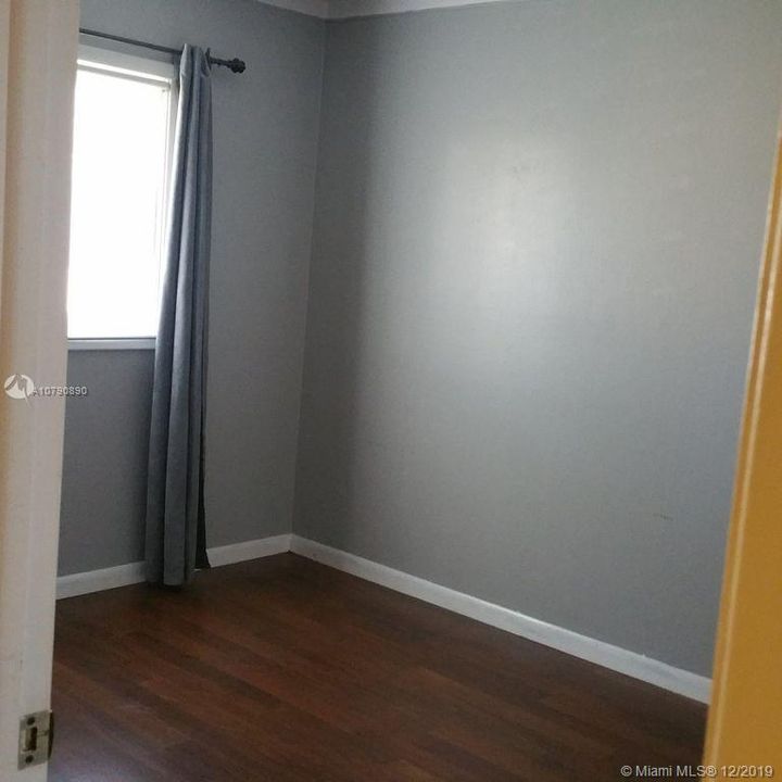 Vendido Recientemente: $77,000 (2 camas, 1 baños, 1012 Pies cuadrados)