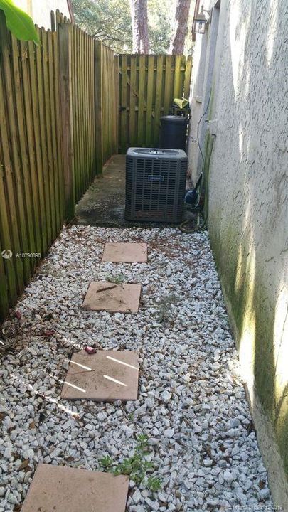 Vendido Recientemente: $77,000 (2 camas, 1 baños, 1012 Pies cuadrados)