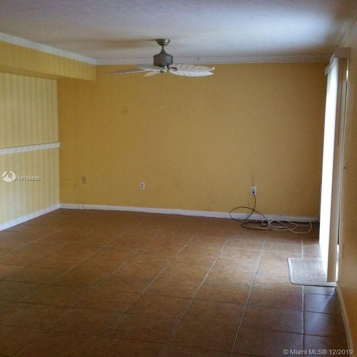 Vendido Recientemente: $77,000 (2 camas, 1 baños, 1012 Pies cuadrados)
