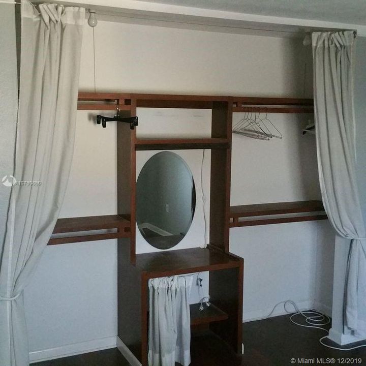Vendido Recientemente: $77,000 (2 camas, 1 baños, 1012 Pies cuadrados)