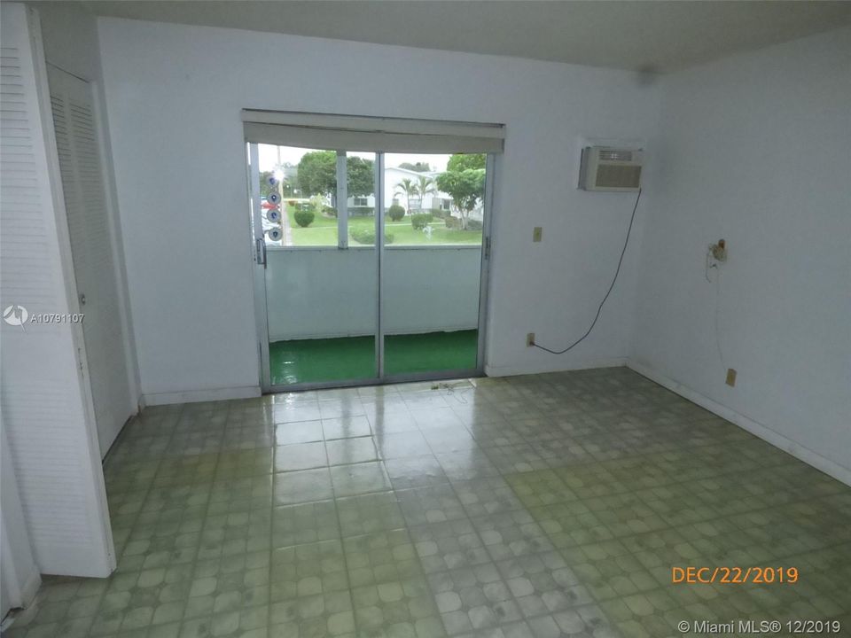 Vendido Recientemente: $29,900 (1 camas, 1 baños, 615 Pies cuadrados)