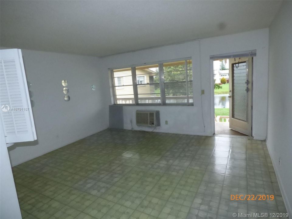 Vendido Recientemente: $29,900 (1 camas, 1 baños, 615 Pies cuadrados)