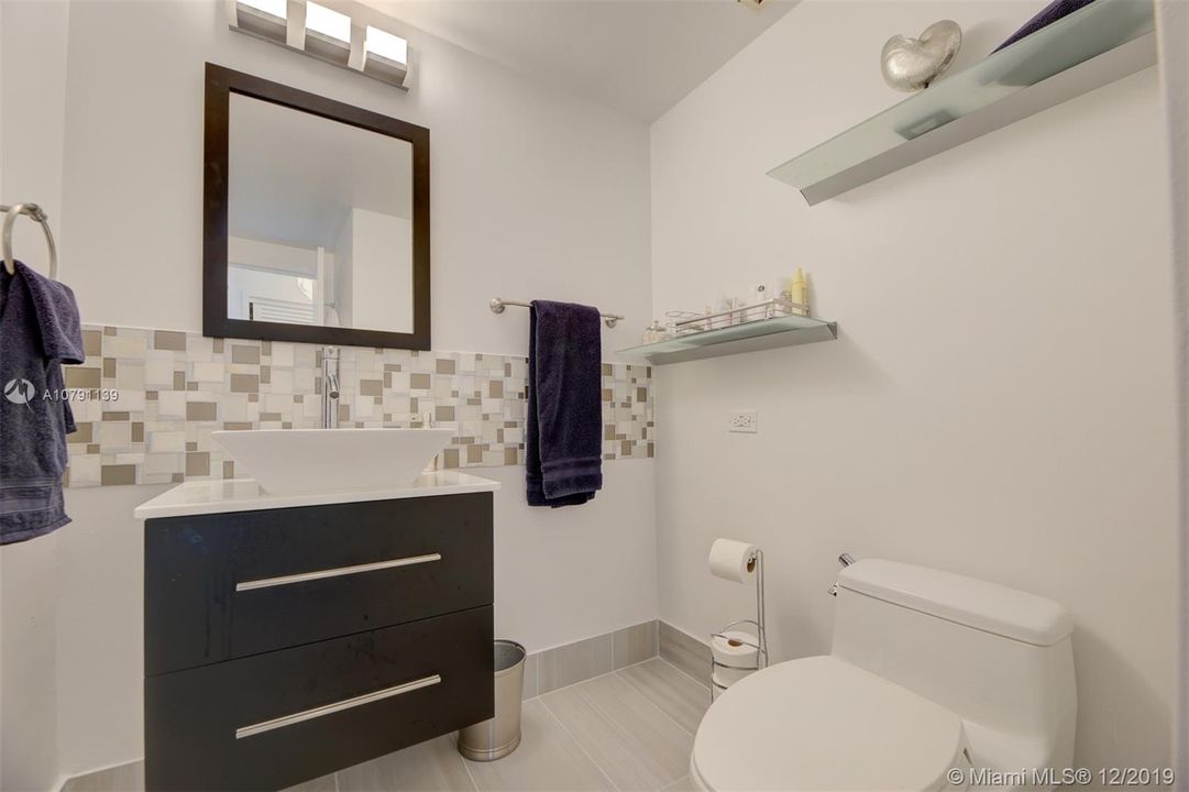 Recently Sold: $298,700 (2 beds, 1 baths, 1054 Square Feet)