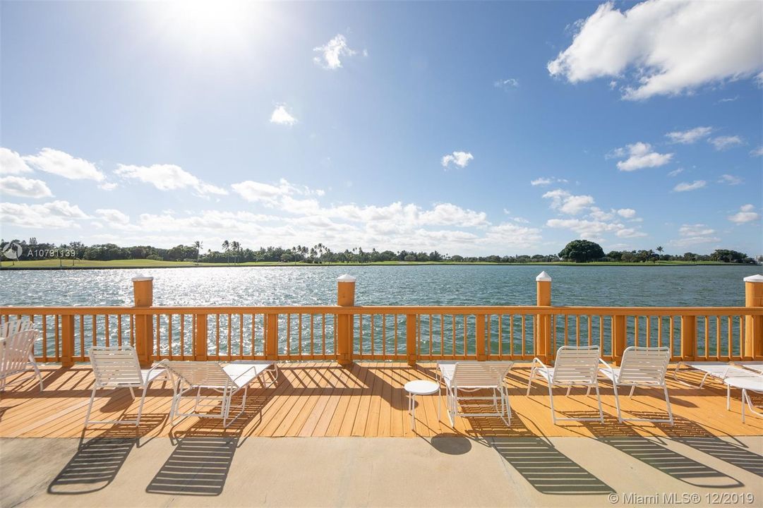 Recently Sold: $298,700 (2 beds, 1 baths, 1054 Square Feet)