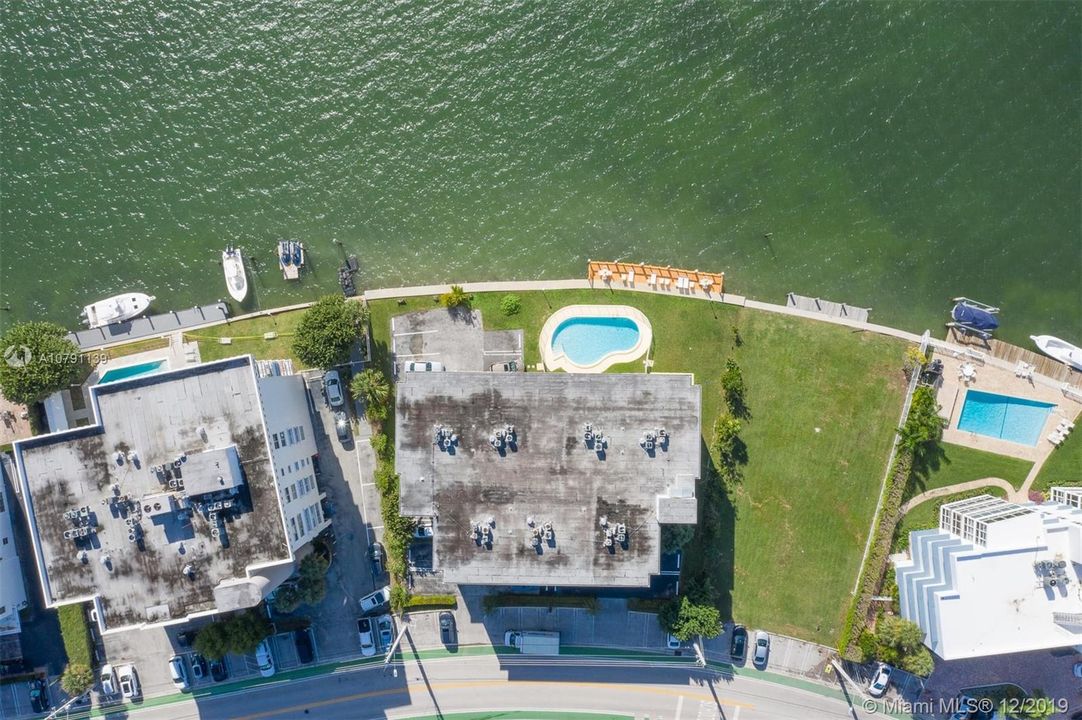 Recently Sold: $298,700 (2 beds, 1 baths, 1054 Square Feet)