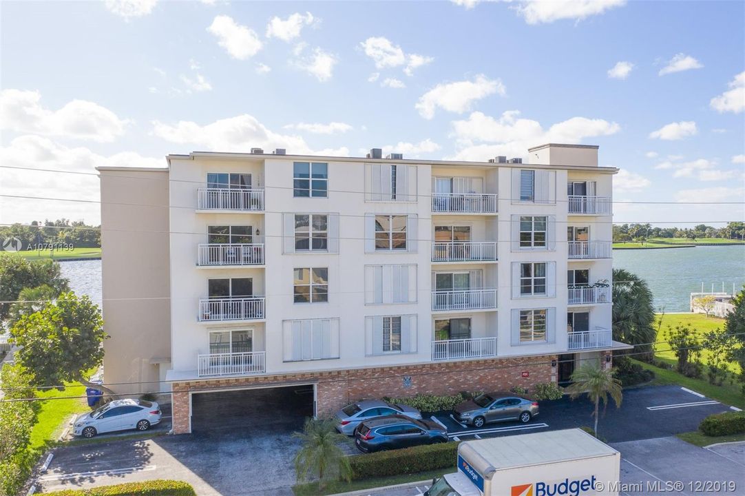 Recently Sold: $298,700 (2 beds, 1 baths, 1054 Square Feet)