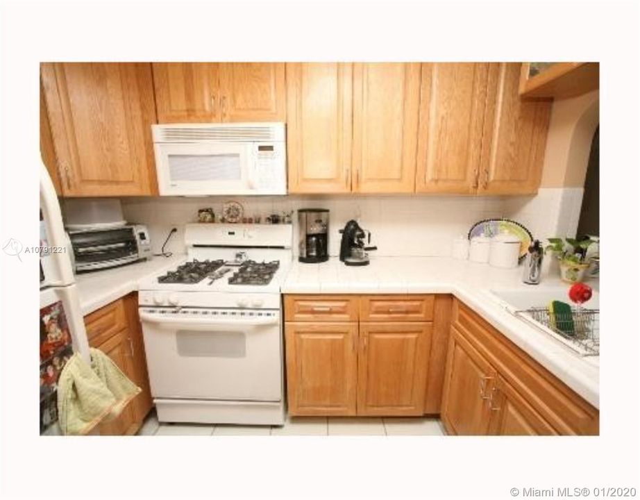 Недавно арендовано: $1,600 (2 спален, 1 ванн, 900 Квадратных фут)