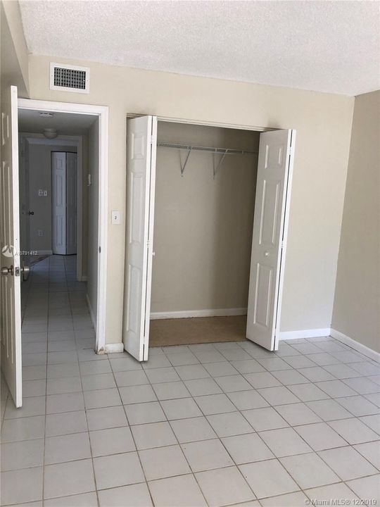 Недавно продано: $119,900 (2 спален, 2 ванн, 1080 Квадратных фут)