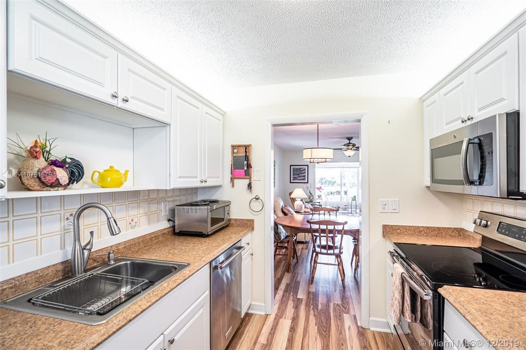 Recently Sold: $142,000 (2 beds, 2 baths, 901 Square Feet)