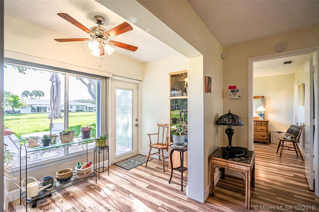 Recently Sold: $142,000 (2 beds, 2 baths, 901 Square Feet)
