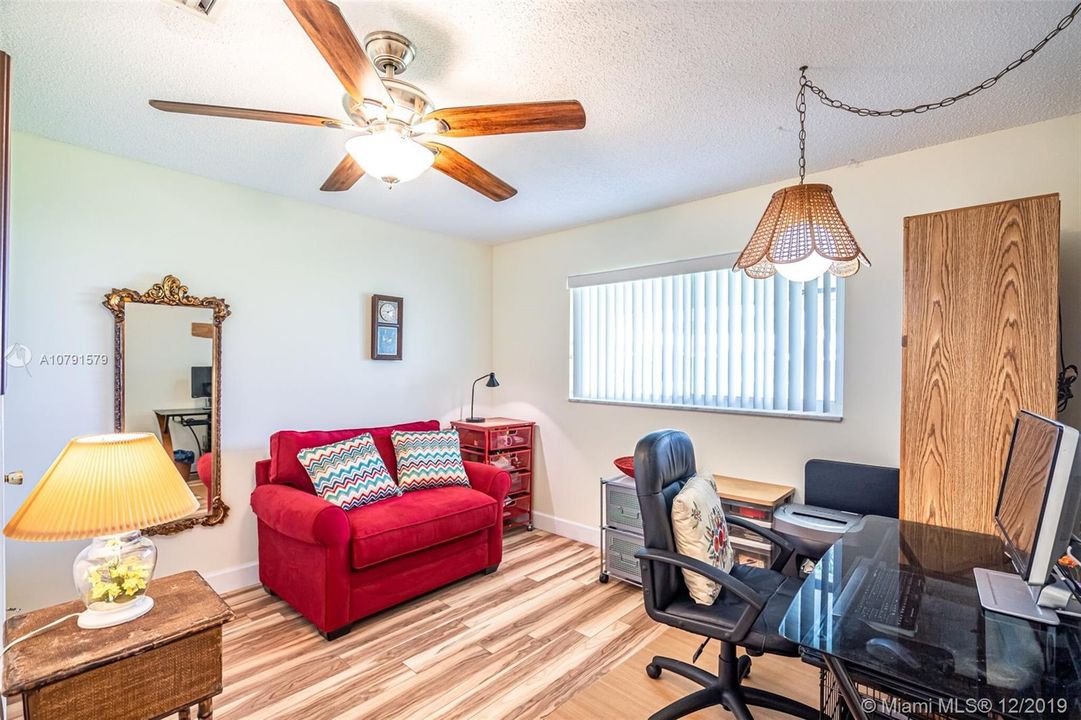 Recently Sold: $142,000 (2 beds, 2 baths, 901 Square Feet)