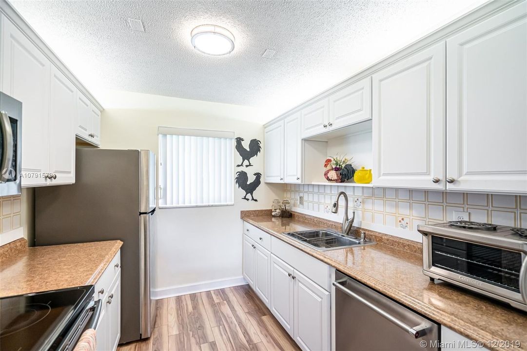 Recently Sold: $142,000 (2 beds, 2 baths, 901 Square Feet)