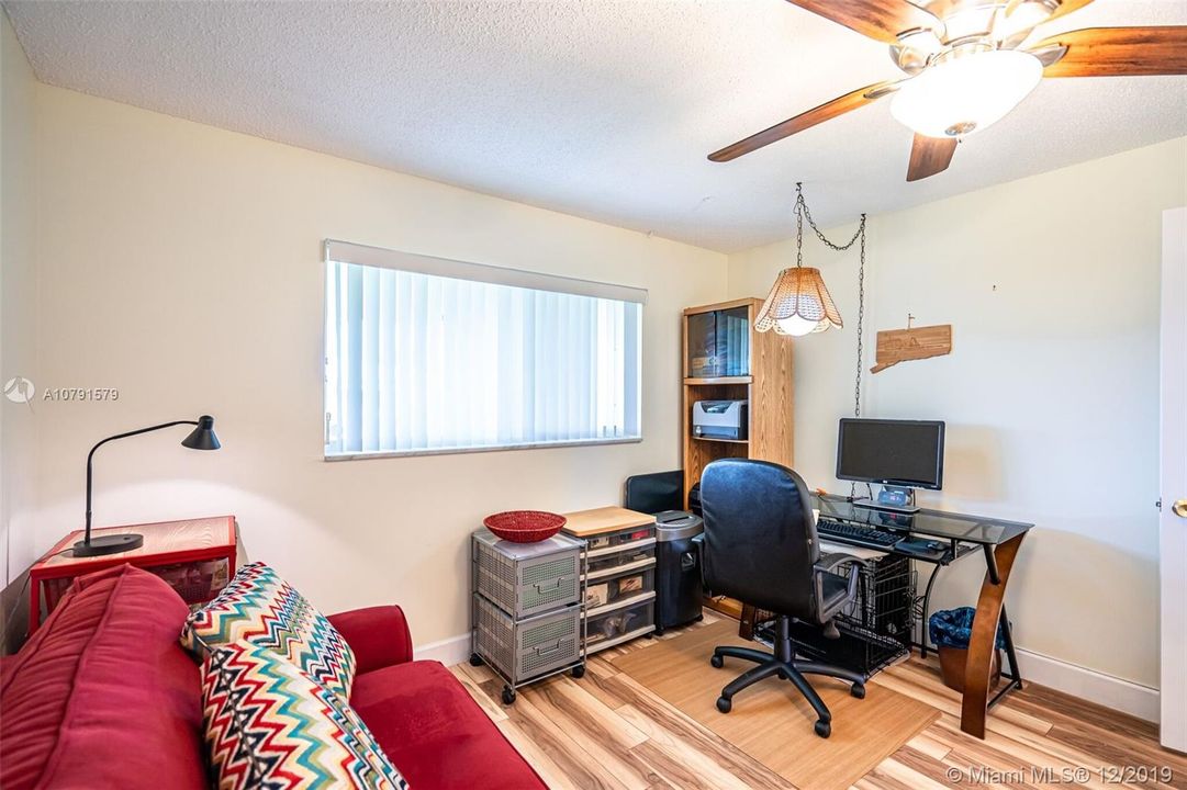 Recently Sold: $142,000 (2 beds, 2 baths, 901 Square Feet)