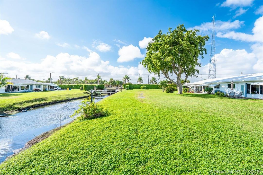 Recently Sold: $142,000 (2 beds, 2 baths, 901 Square Feet)
