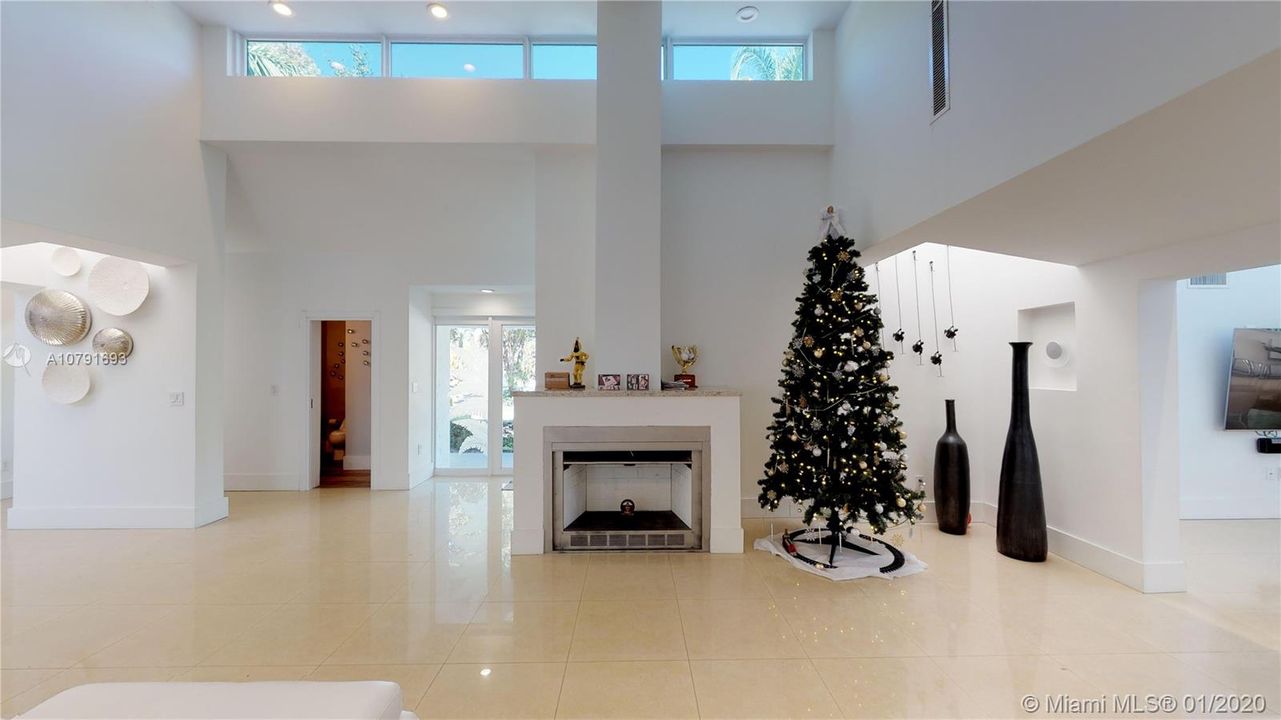 Vendido Recientemente: $1,450,000 (5 camas, 4 baños, 4183 Pies cuadrados)