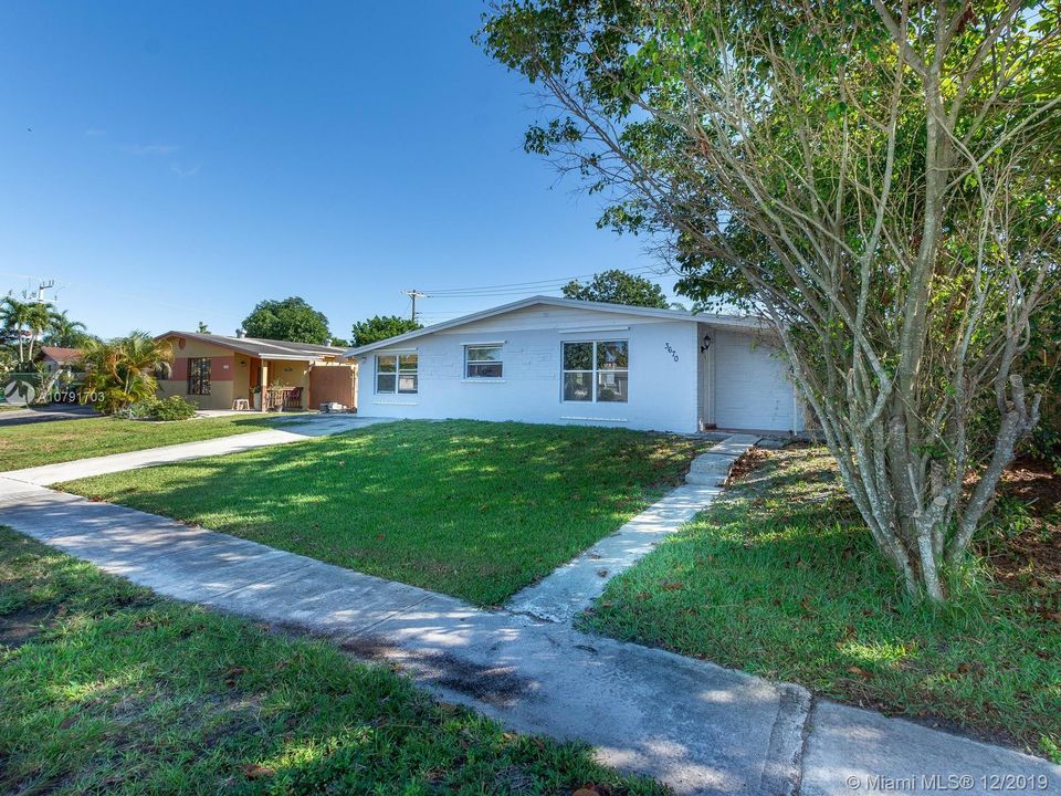 Vendido Recientemente: $289,000 (3 camas, 2 baños, 1117 Pies cuadrados)