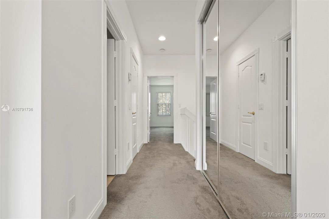 Recently Sold: $324,000 (3 beds, 2 baths, 1611 Square Feet)