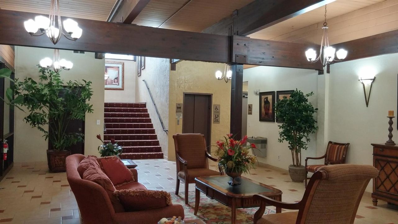 CLUB HOUSE