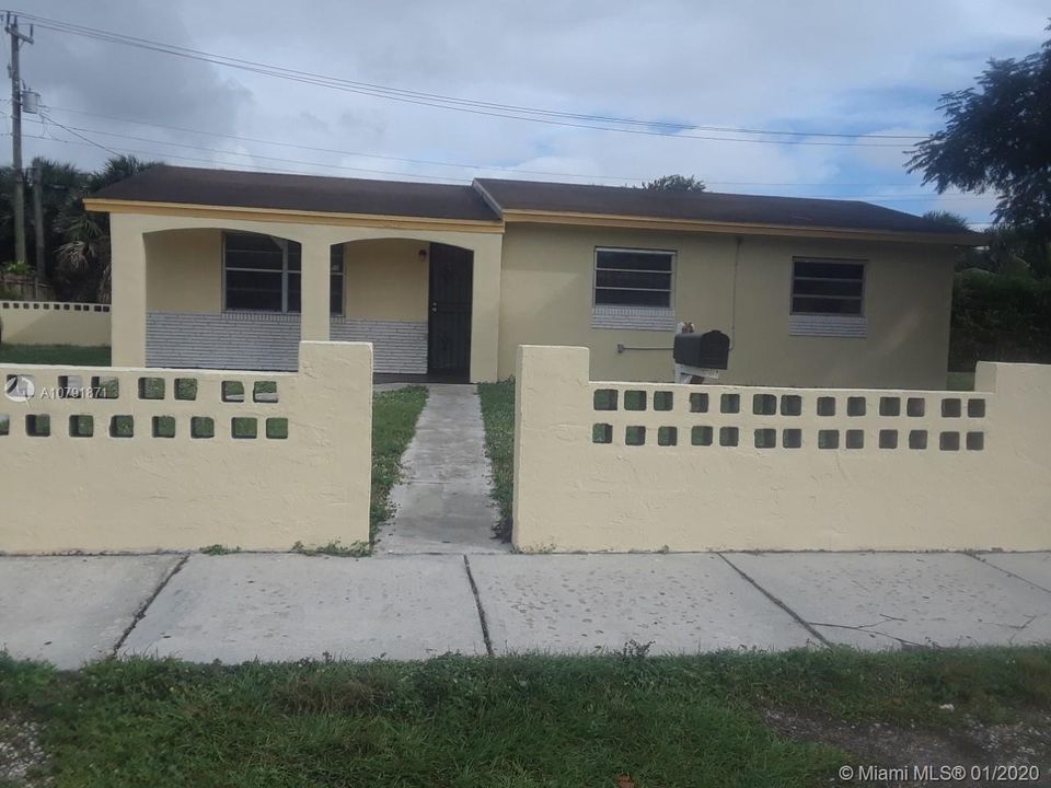 Vendido Recientemente: $249,000 (4 camas, 2 baños, 1395 Pies cuadrados)