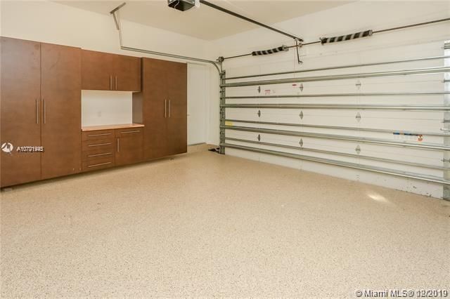 Vendido Recientemente: $990,000 (6 camas, 7 baños, 4874 Pies cuadrados)