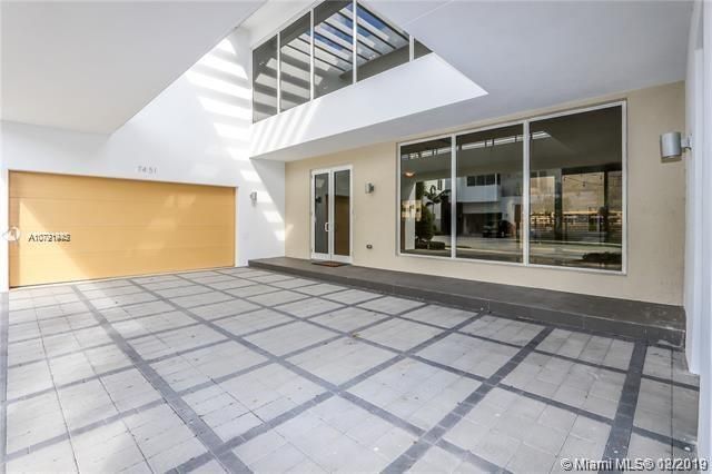 Vendido Recientemente: $990,000 (6 camas, 7 baños, 4874 Pies cuadrados)