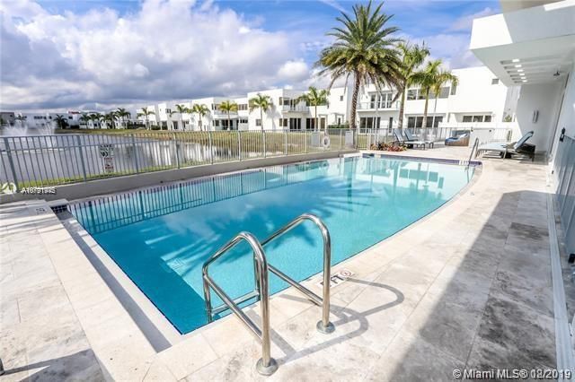 Vendido Recientemente: $990,000 (6 camas, 7 baños, 4874 Pies cuadrados)