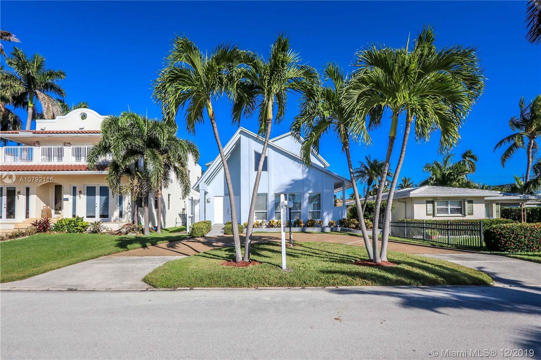 Recently Sold: $1,150,000 (3 beds, 2 baths, 2308 Square Feet)