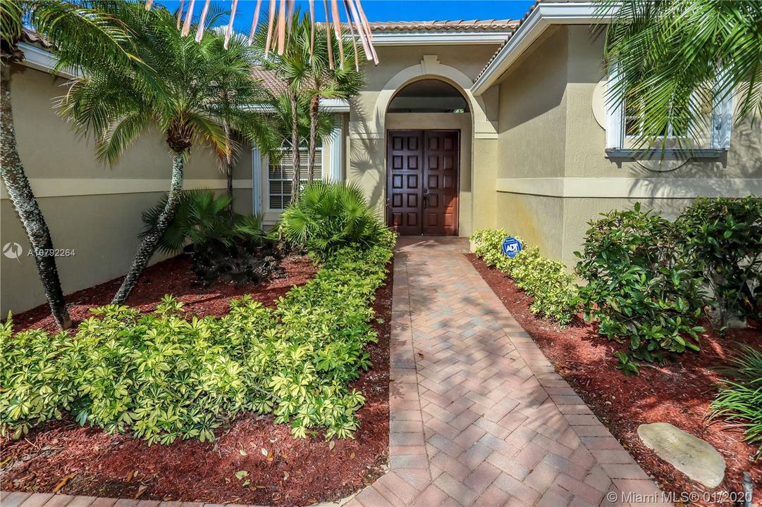 Recently Sold: $615,000 (4 beds, 3 baths, 2767 Square Feet)