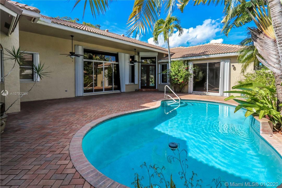 Recently Sold: $615,000 (4 beds, 3 baths, 2767 Square Feet)