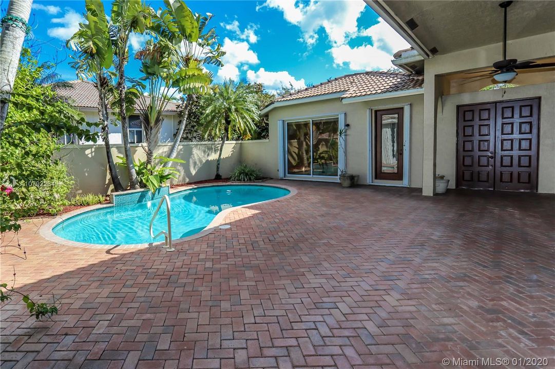 Recently Sold: $615,000 (4 beds, 3 baths, 2767 Square Feet)