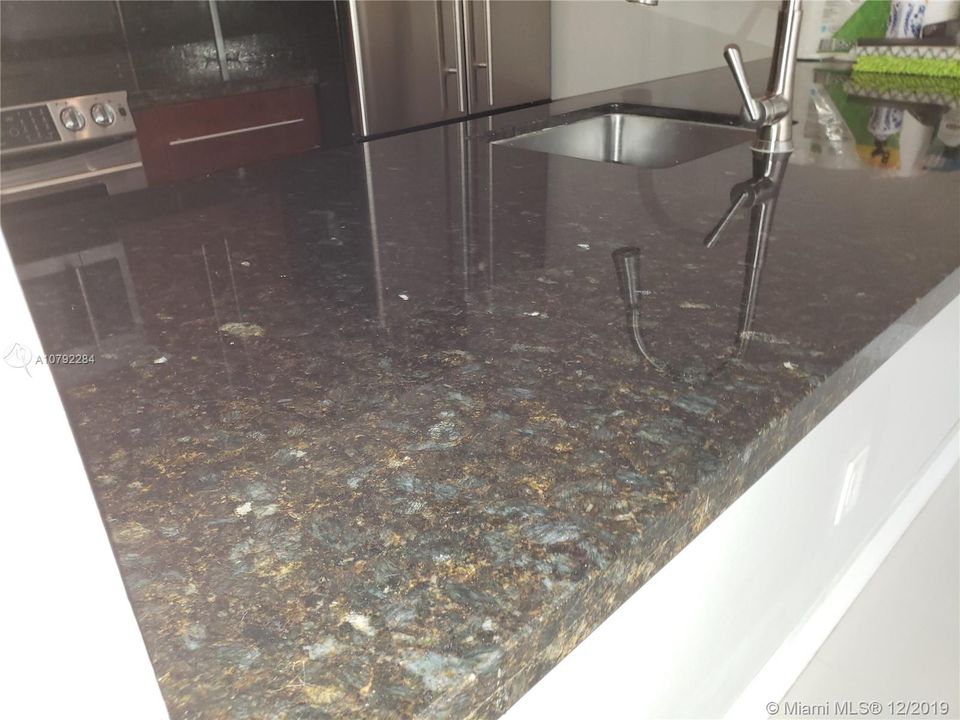 Gorgeous countertops.