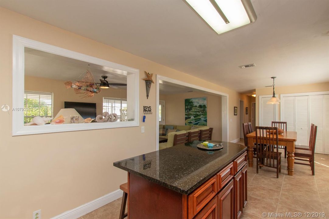 Recently Sold: $699,000 (2 beds, 3 baths, 2592 Square Feet)
