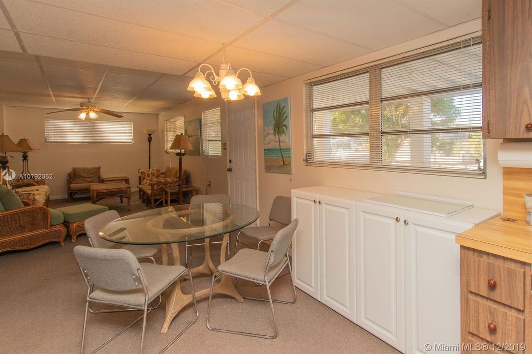 Recently Sold: $699,000 (2 beds, 3 baths, 2592 Square Feet)