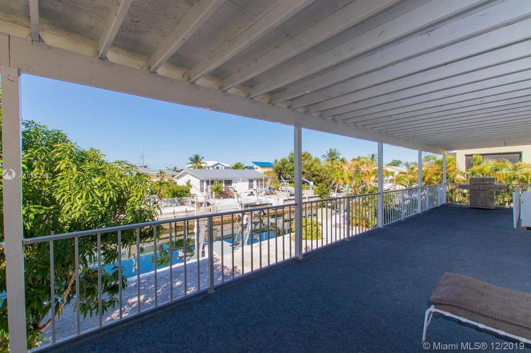 Recently Sold: $699,000 (2 beds, 3 baths, 2592 Square Feet)